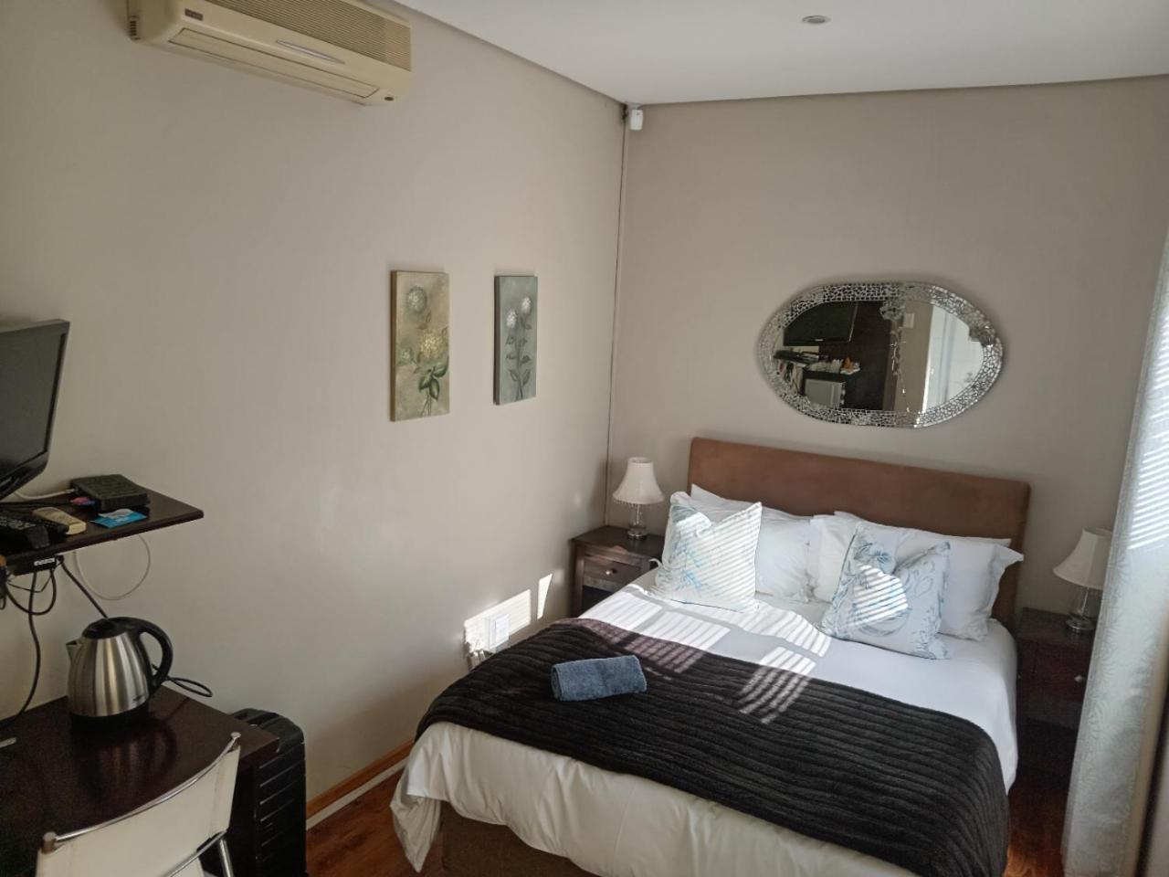 Bed and Breakfast Urban Manor Port Elizabeth Exterior foto